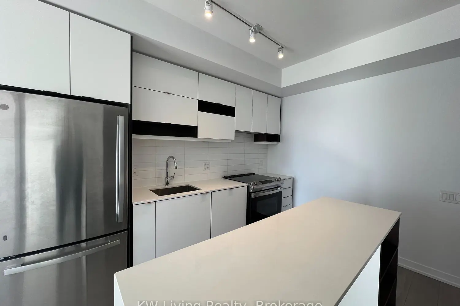 Additional image 12 of 4065 Confederation Parkway 3601