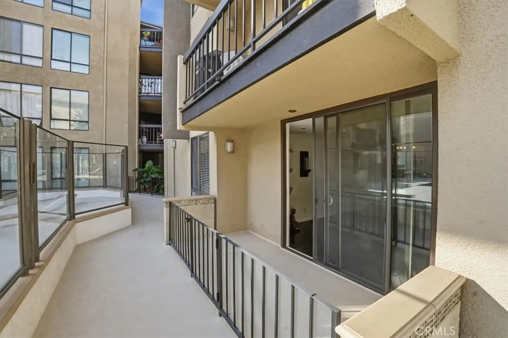 Additional image 78 of 7320 Hawthorn Boulevard Unit 108, Los Angeles, CA 90046