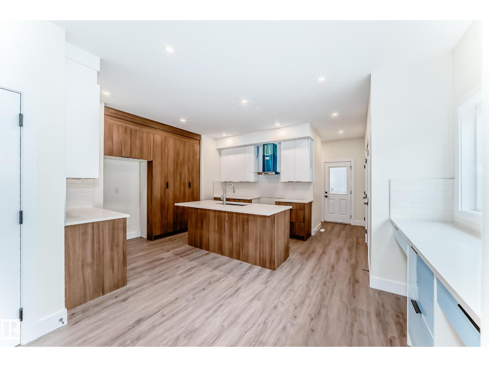 Additional image 6 of 10720 149 Street NW, Edmonton, AB, T5P1M2