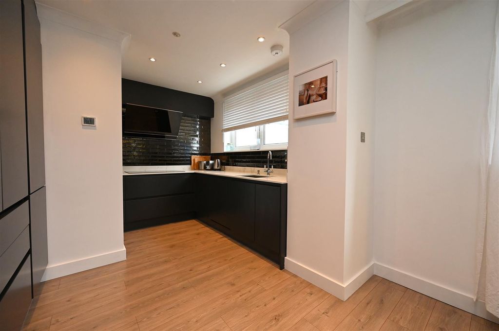 Additional image 5 of 3 bed flat for saleThe Regents, Norfolk Road, Edgbaston, Birmingham B15