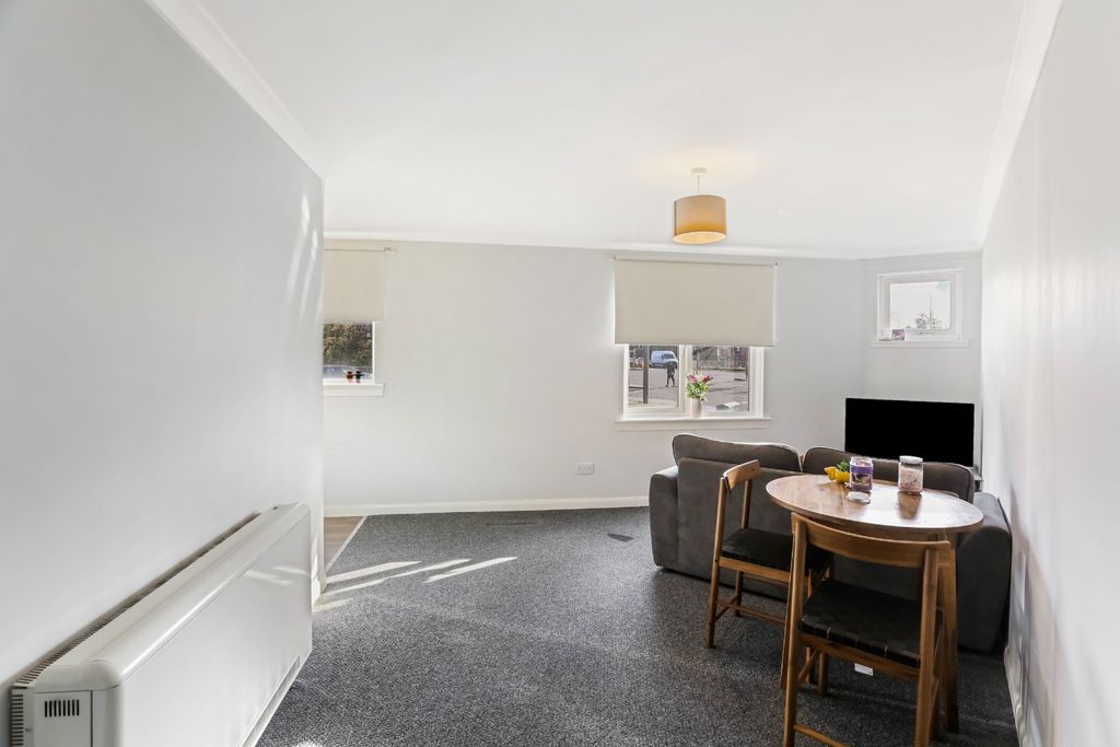 Additional image 3 of 2 bed flat for saleGlasgow Road, West Dunbartonshire, Clydebank G81