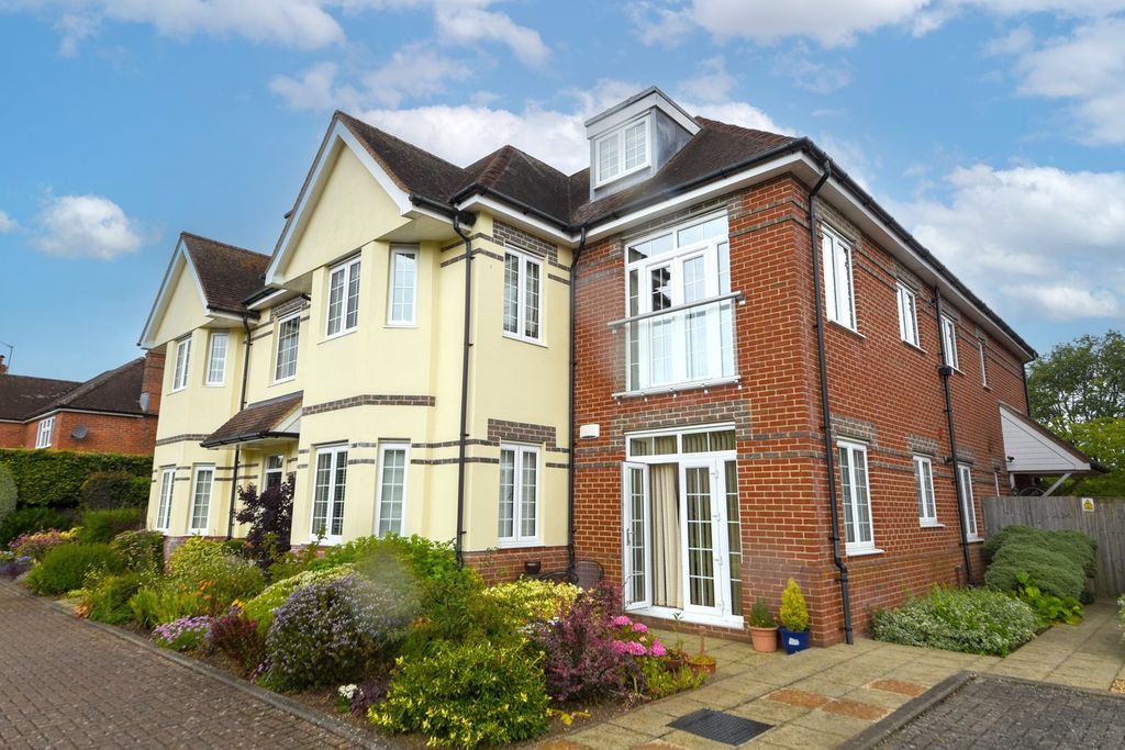 Additional image 16 of 3 bed flat for saleMonks Lane, Newbury RG14