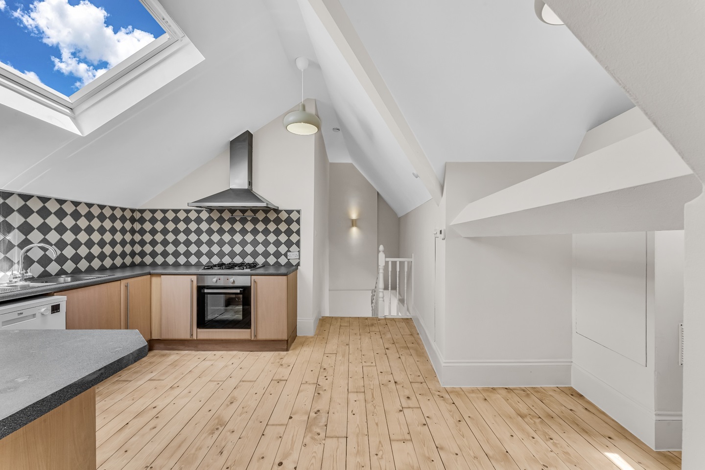 Additional image 10 of 3 Bed Flat, Commercial Road, E1, N1 7GU