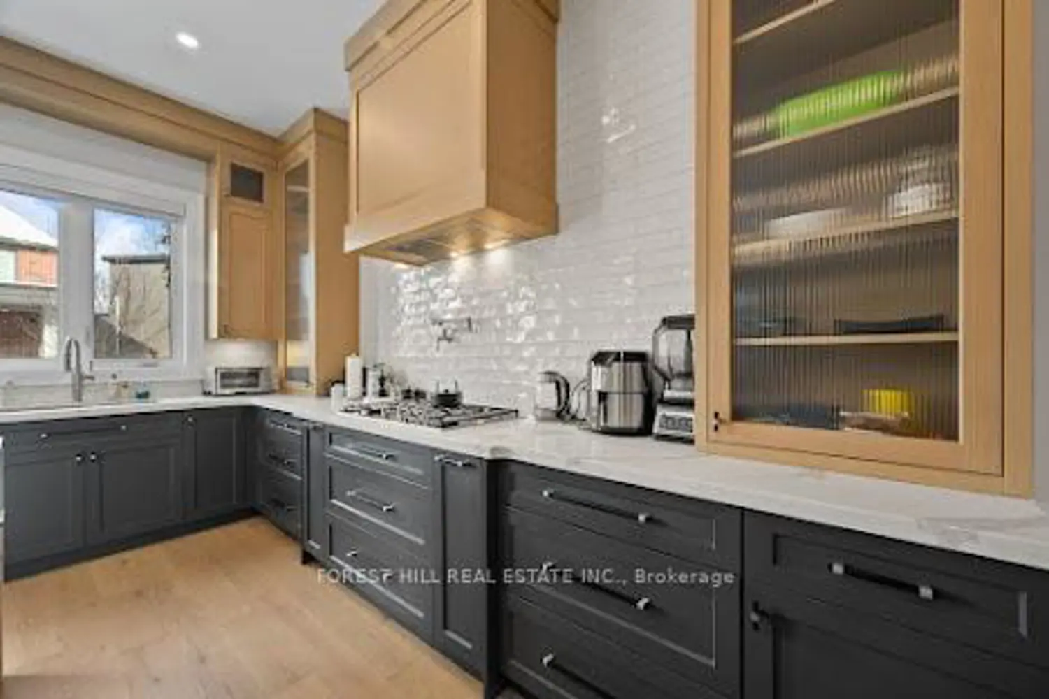 Additional image 8 of 2540 St Clair Avenue