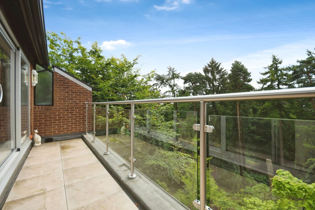 Additional image 4 of 3 bed flat for saleWhinfell Court, Sheffield, South Yorkshire S11