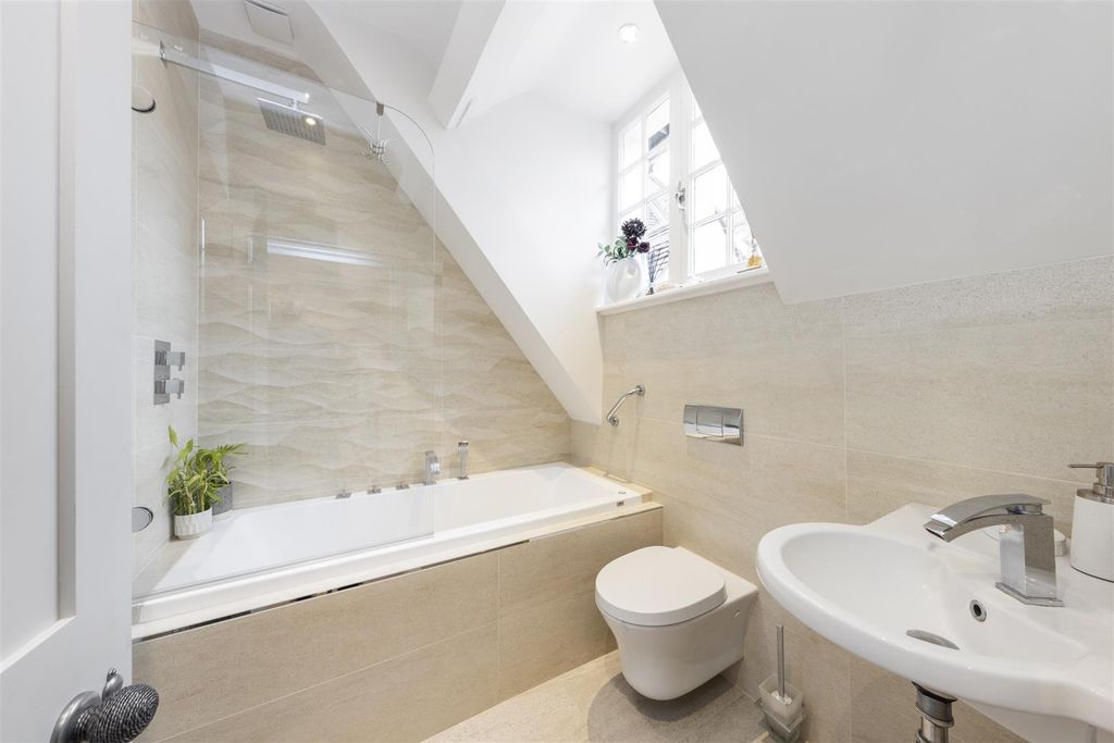 Additional image 26 of 3 bed flat for saleAlbury Park Mansion, Albury Park, Albury, Guildford, Surrey GU5