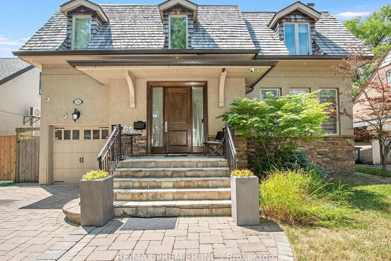 35 Yorkdale Crescent