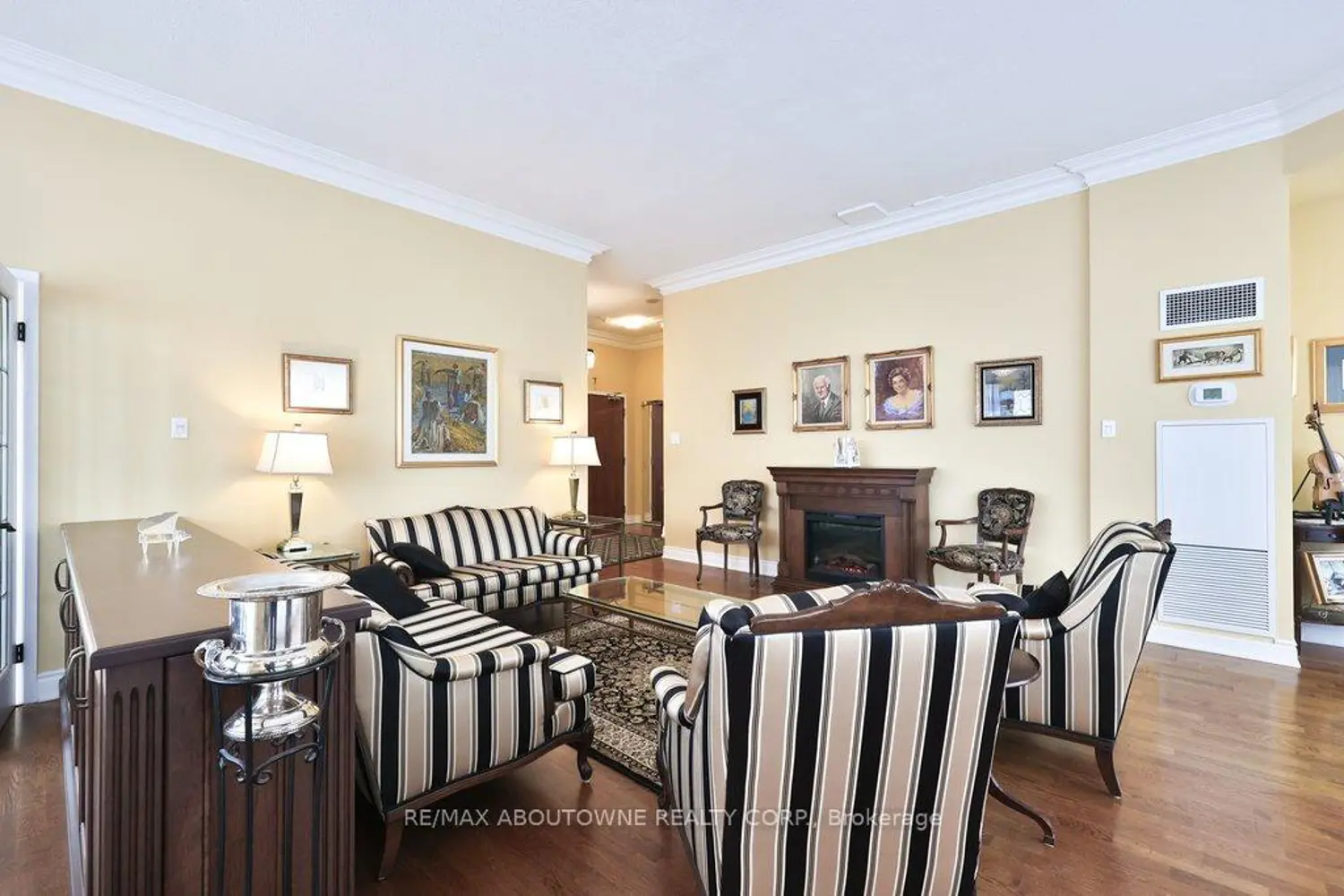 Additional image 4 of 2511 Lakeshore Road 801