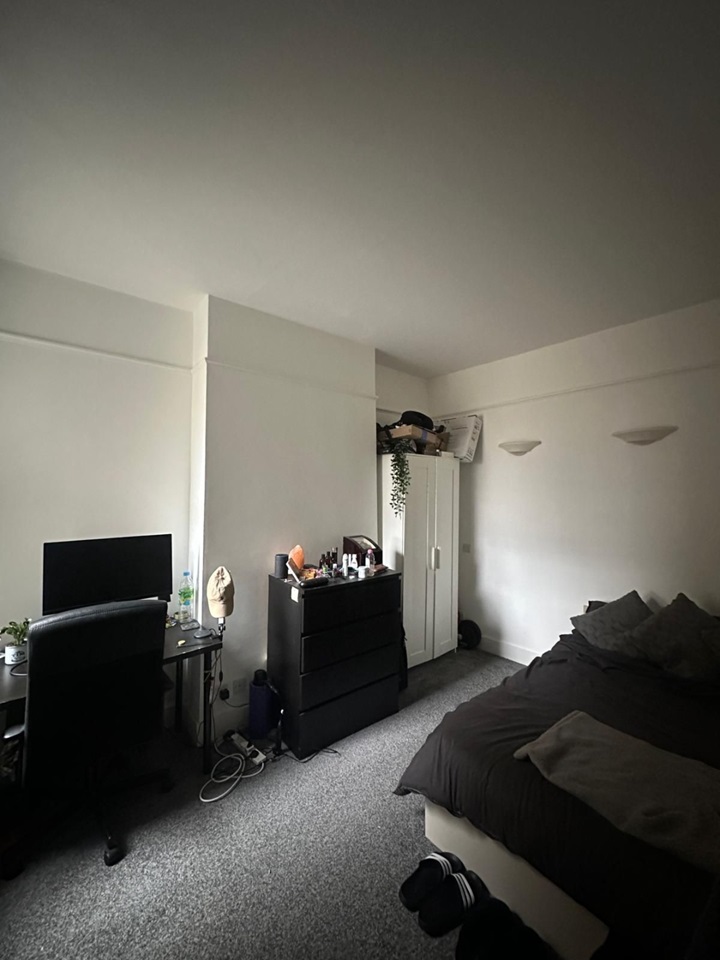 2 Bed Flat, Edgeley Road, SW4, N1 7GU