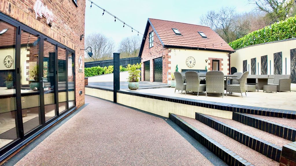 Additional image 26 of 5 bed detached house for saleOak Tree Rise, Newbridge NP11