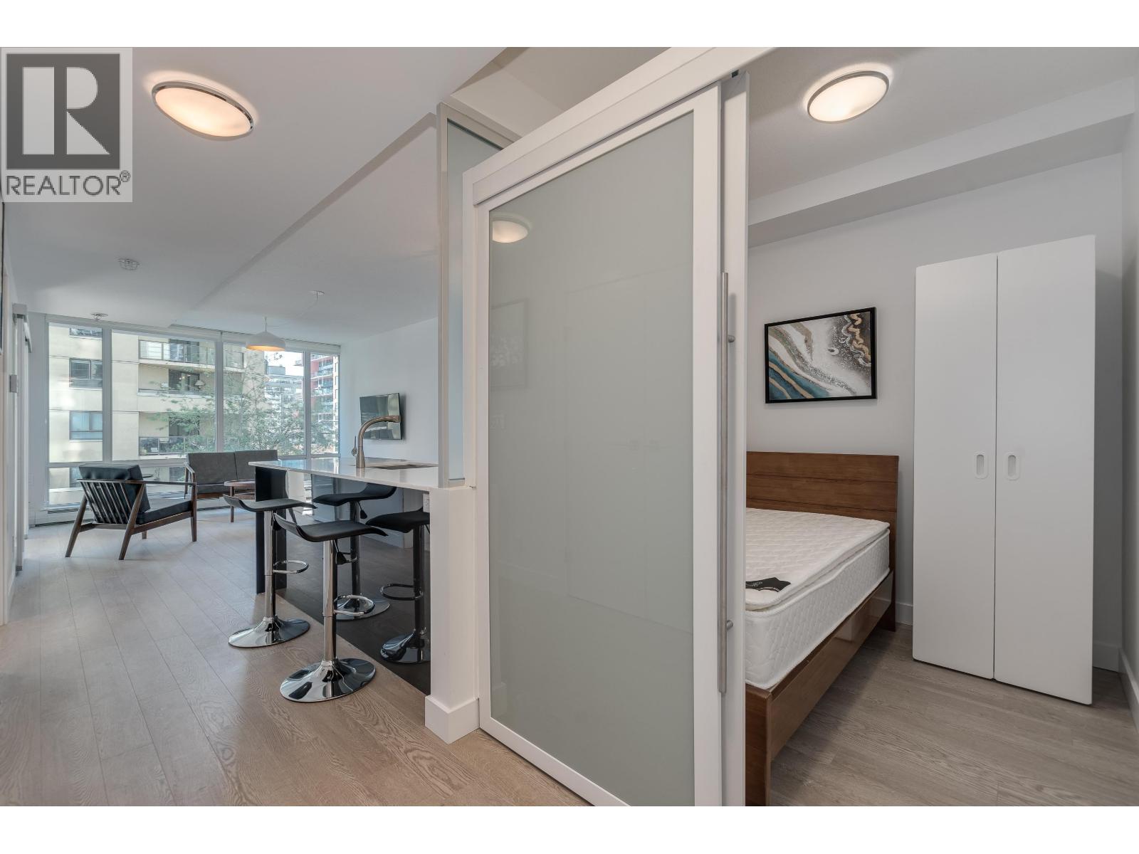 408 1283 HOWE STREET