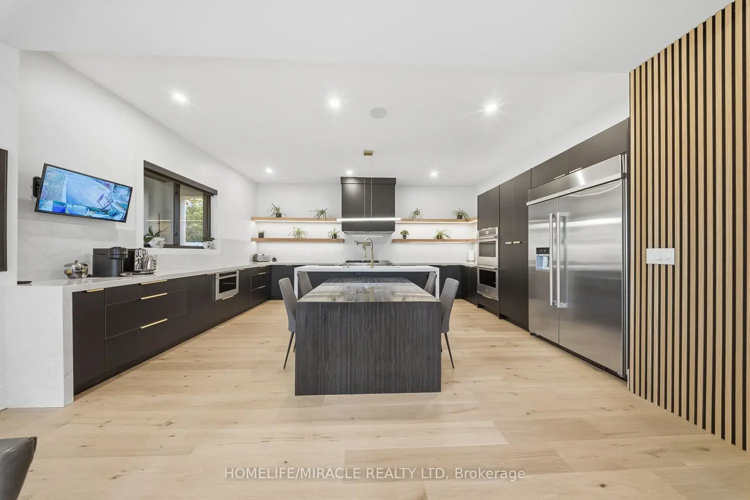 Additional image 6 of 1653 Glenburnie Road