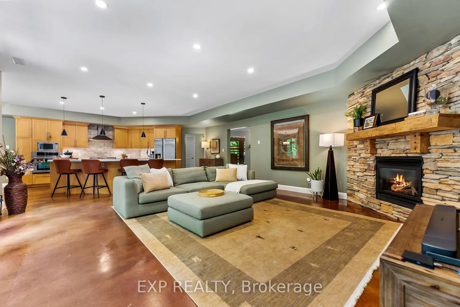 Additional image 10 of 5759 Queenscourt Crescent