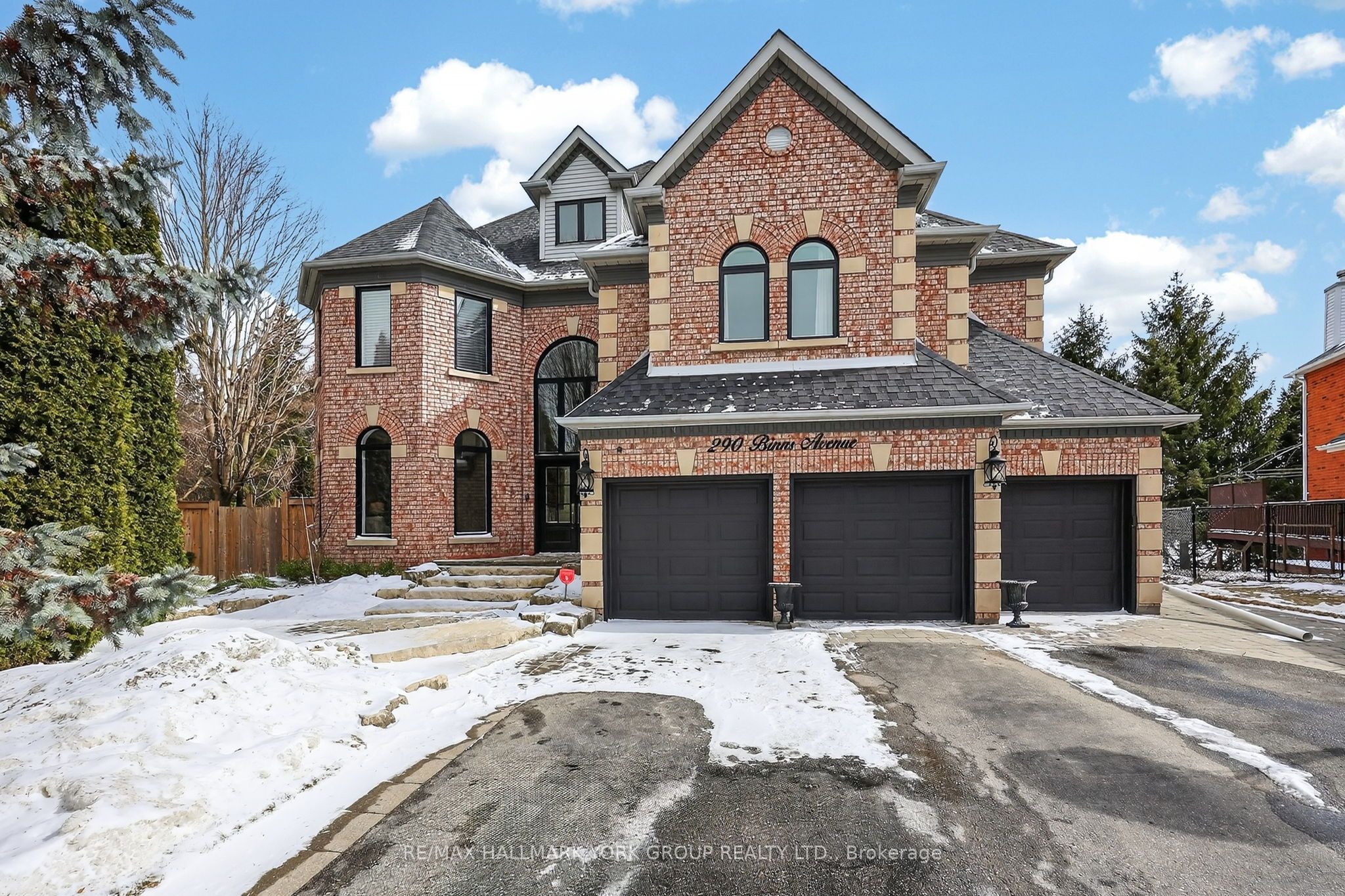 290 Binns Avenue, Newmarket, ON, L3X 1T6