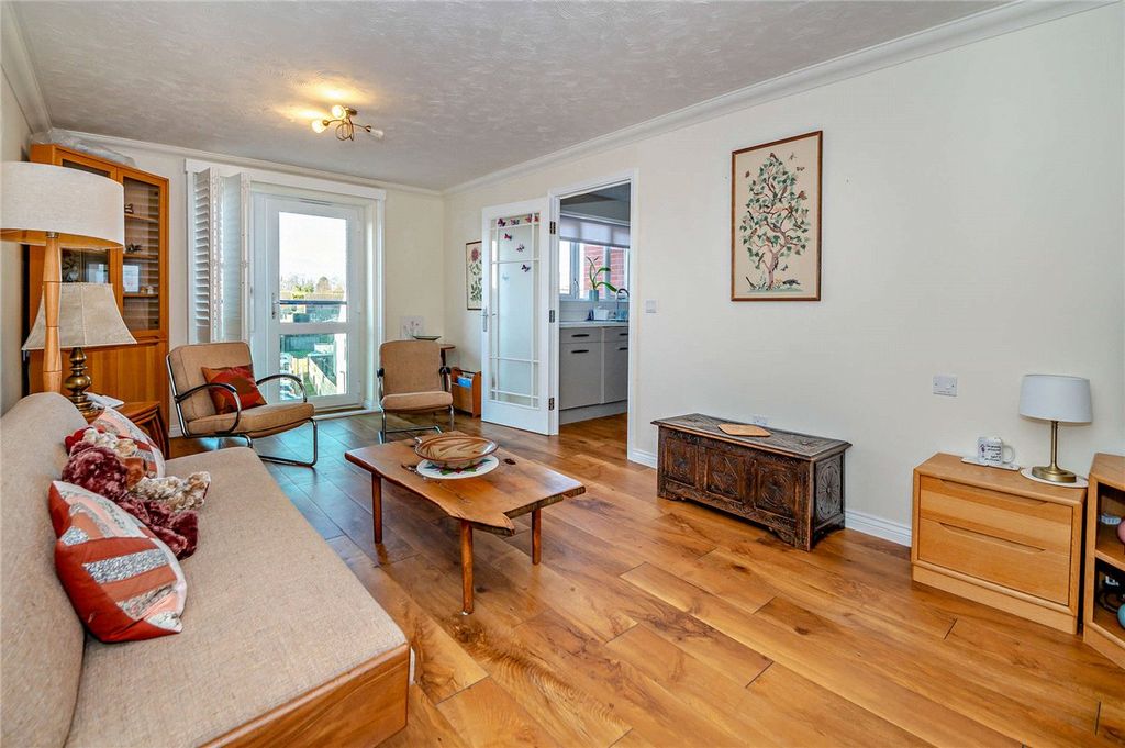 Additional image 3 of 2 bed flat for saleWest Street, Newbury, Berkshire RG14