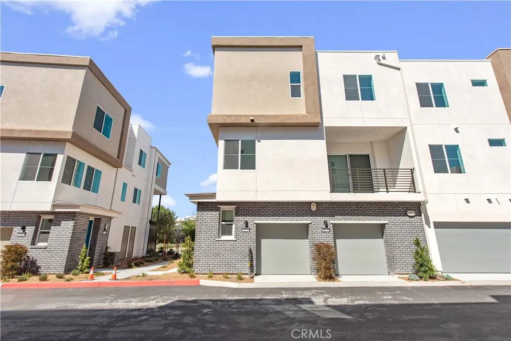 Additional image 40 of 105 Culture, Irvine, CA 92618