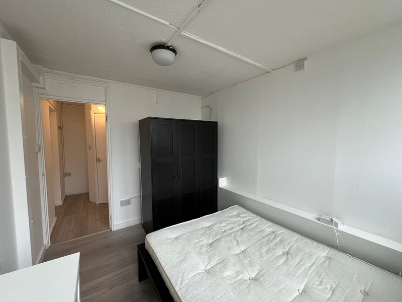 Additional image 4 of Room in a Shared Flat, Battersea Park Road, SW11, N1 7GU