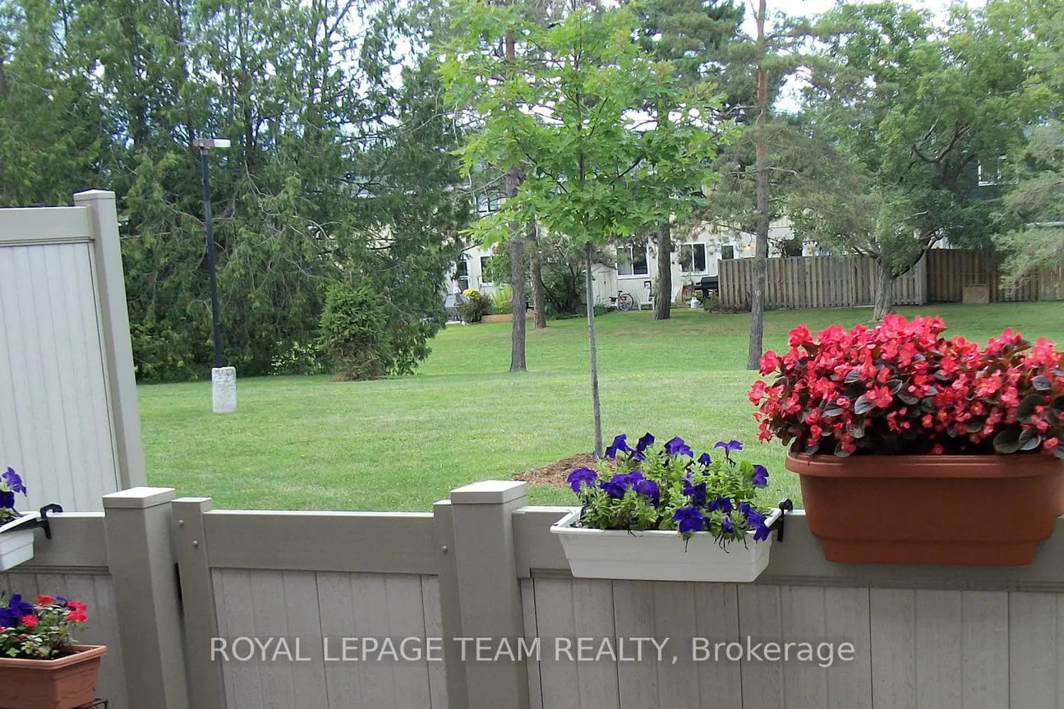 Additional image 17 of 2027 Stonehenge Crescent 35