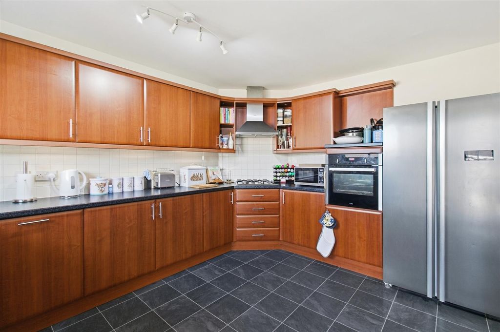 Additional image 8 of 2 bed flat for saleSt. Stephens Court, Clydebank G81