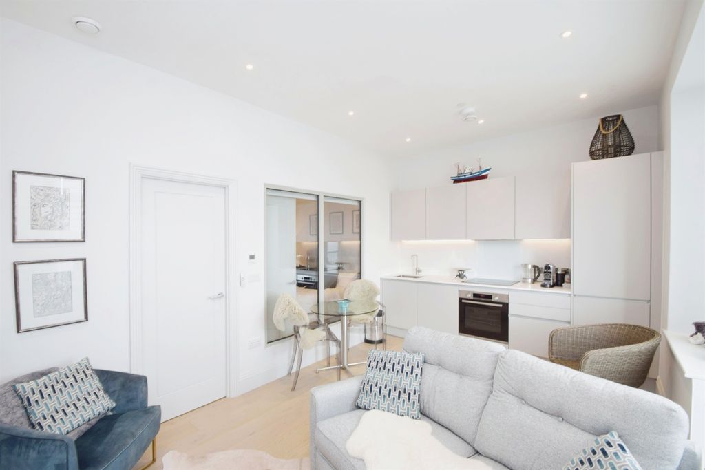 Additional image 6 of 1 bed flat for saleRest Bay, Porthcawl CF36