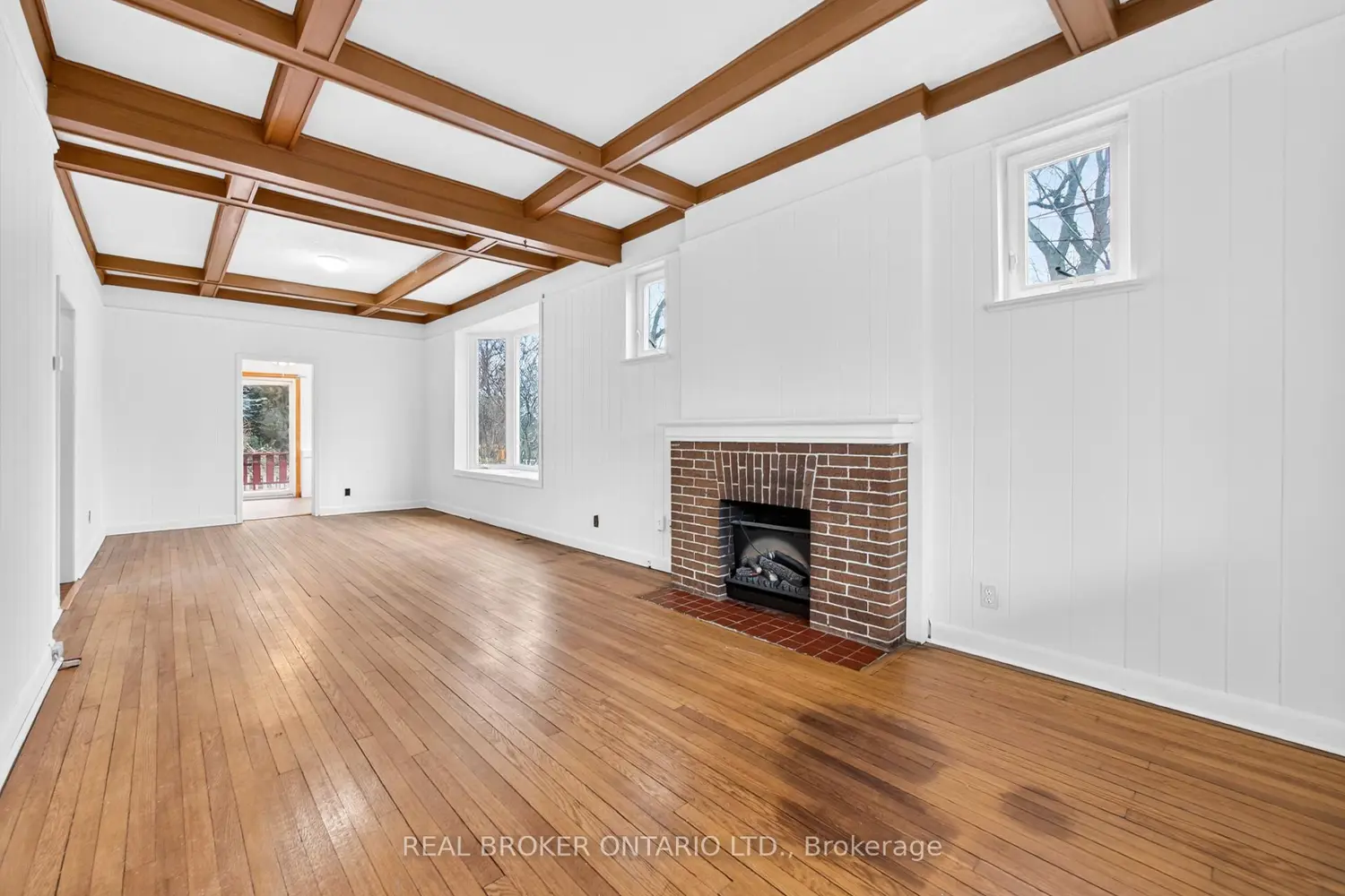 Additional image 5 of 2585 Lakeshore Boulevard