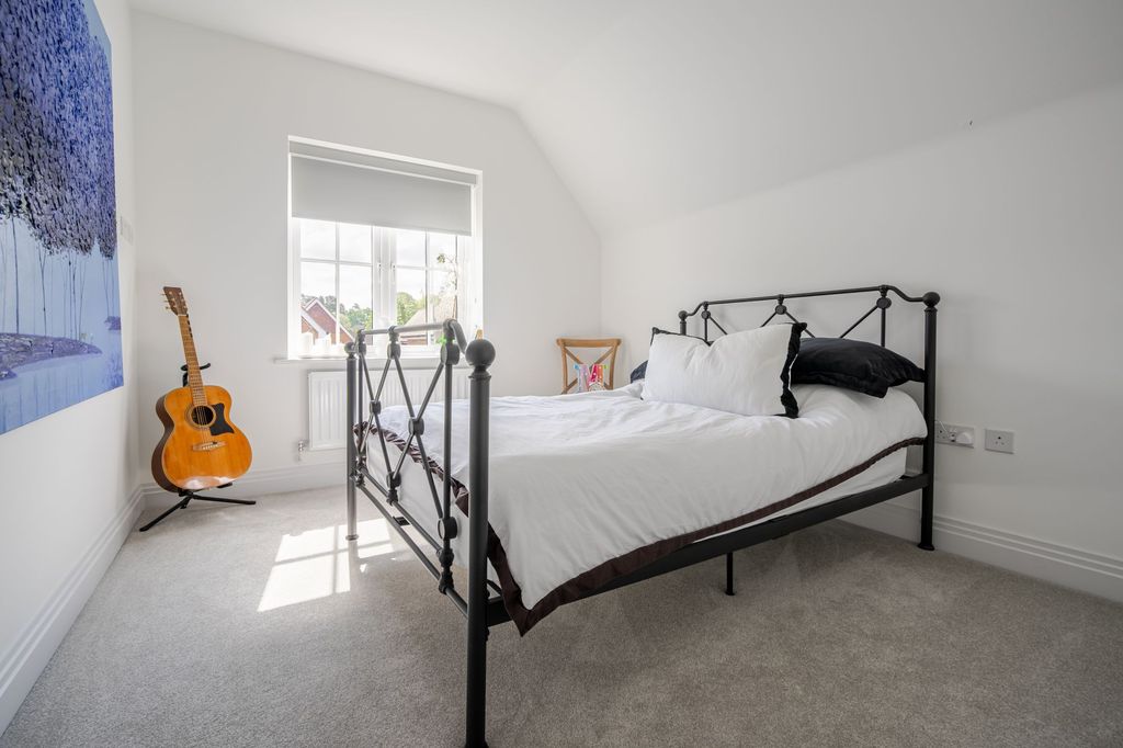 Additional image 9 of 5 bed detached house for saleMartin Avenue, Sunninghill SL5