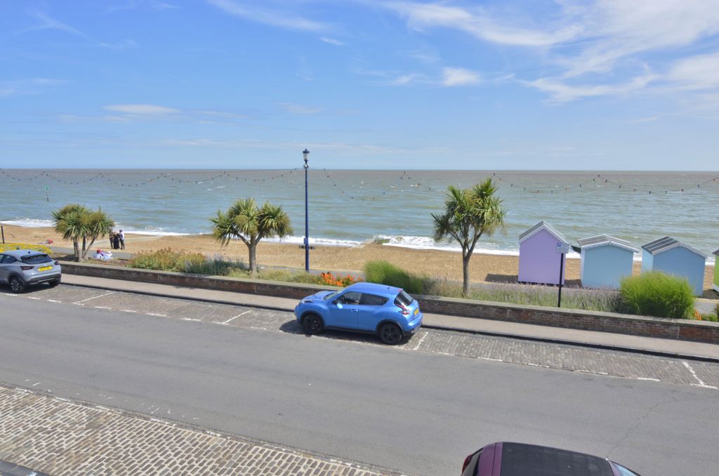 Additional image 12 of 2 bed flat for saleUndercliff Road West, Felixstowe IP11