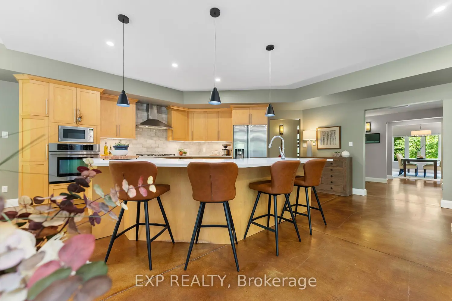 Additional image 8 of 5759 Queenscourt Crescent