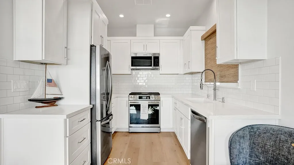 Additional image 10 of 3206 W Oceanfront, Newport Beach, CA 92663