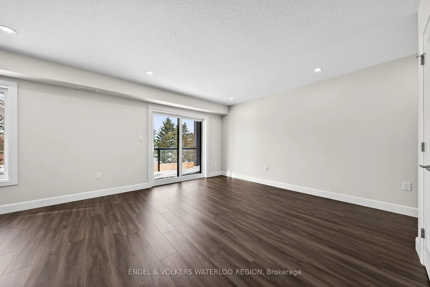 Additional image 7 of 3202 Vivian Line 48