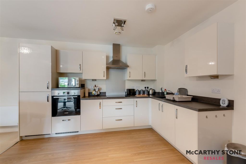 Additional image 7 of 1 bed flat for saleThe Moors, Thatcham RG19