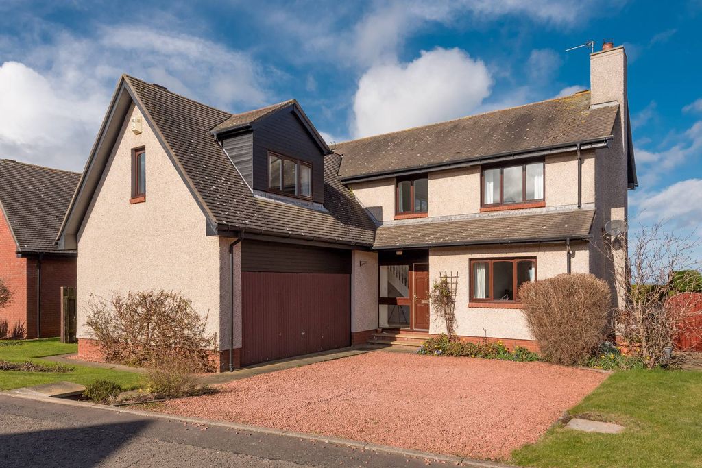 4 bed detached house for sale2 Glasclune Gardens, North Berwick, East Lothian EH39