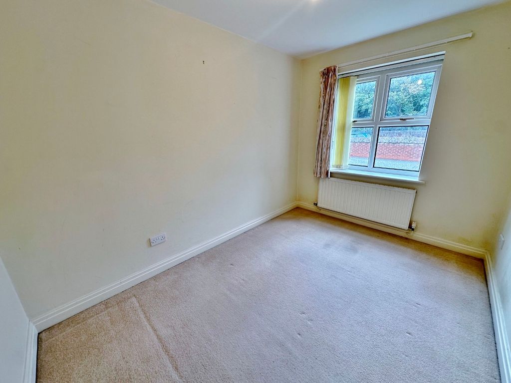 Additional image 6 of 2 bed flat for saleTelegraph Road, Heswall CH60