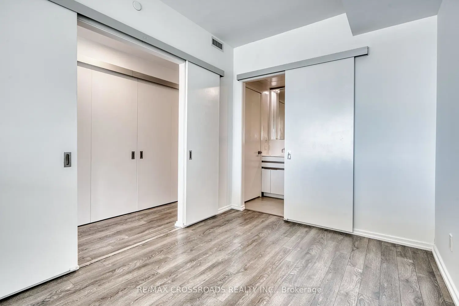 197 Yonge Street 1510