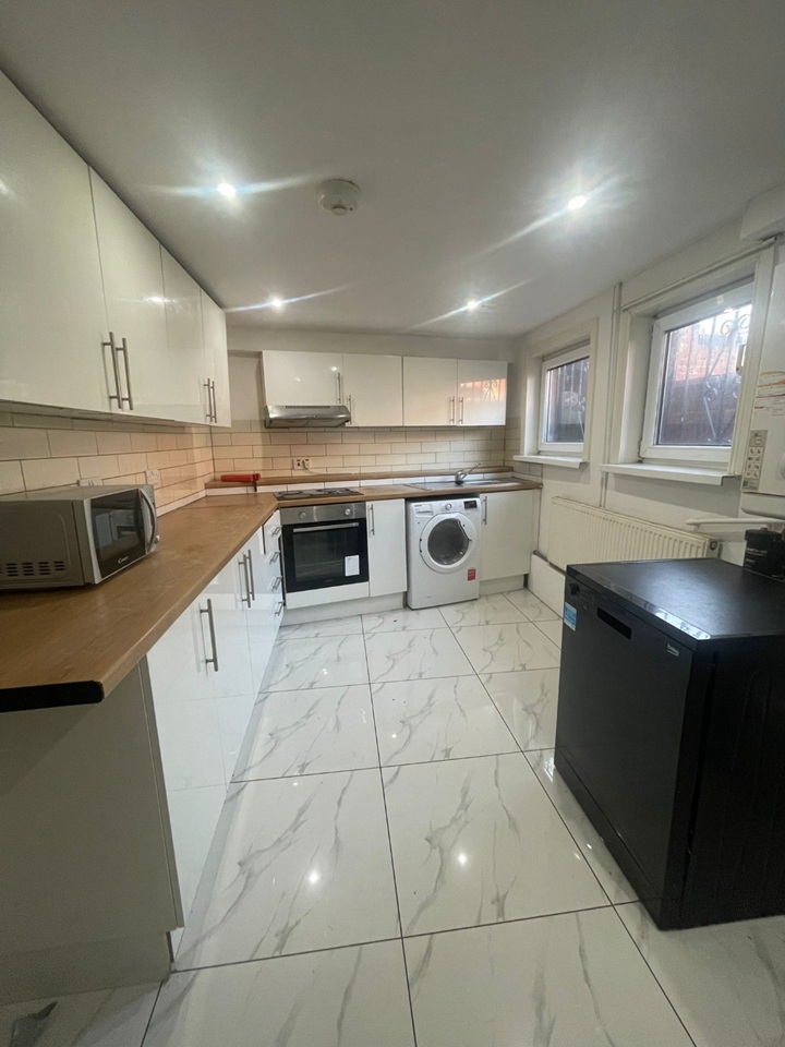 Additional image 5 of Room in a Shared House, Royal Park Avenue, LS6, N1 7GU