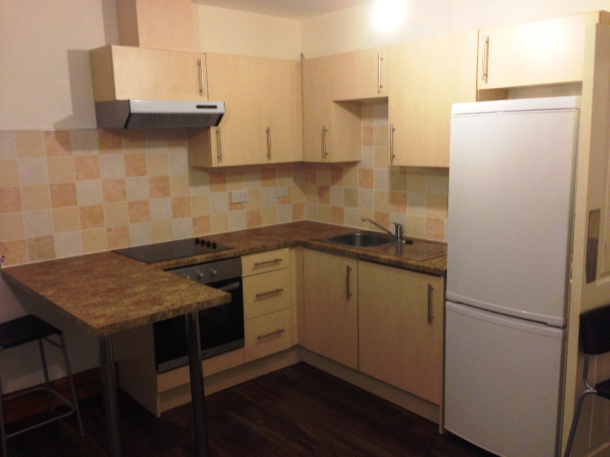 3 Bed Flat, Hyde Terrace, LS2, N1 7GU