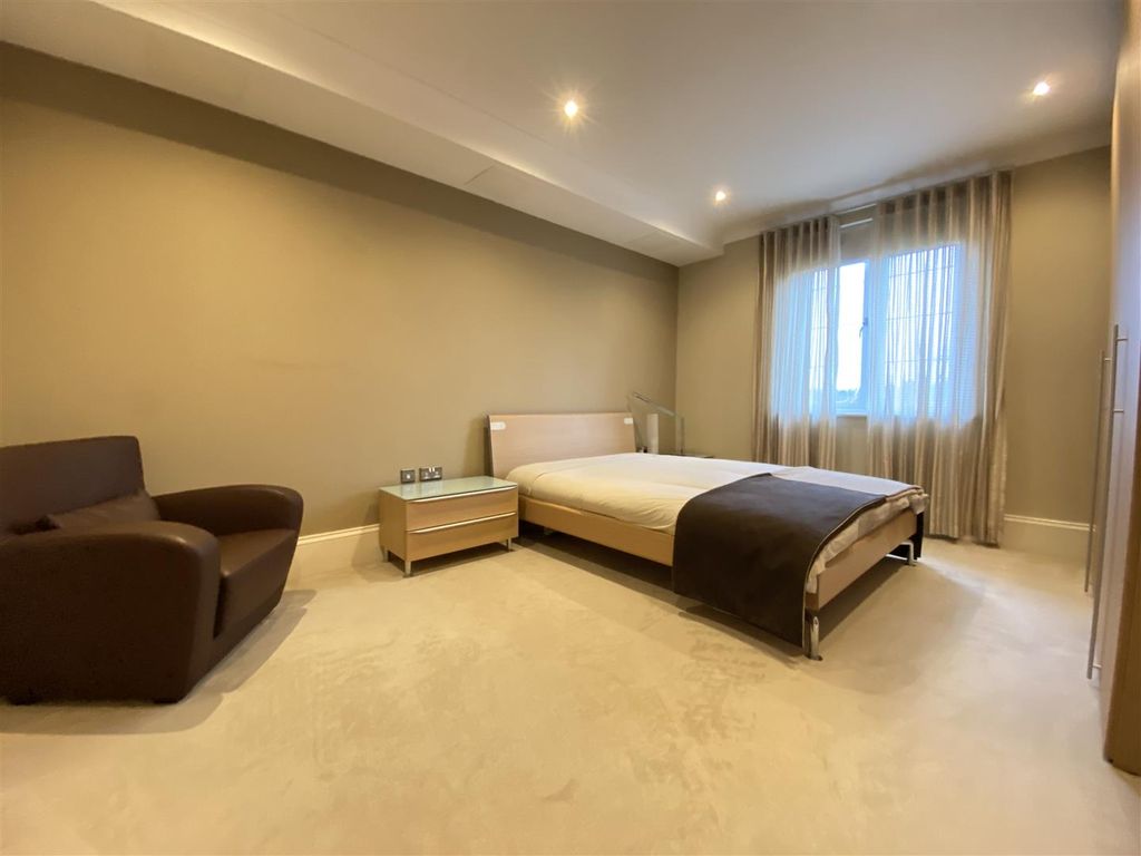 Additional image 5 of 3 bed flat for saleBrook Lane, Alderley Edge SK9