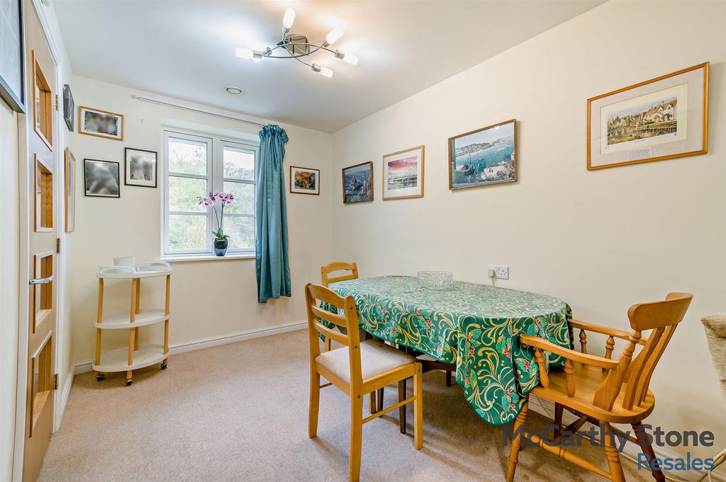Additional image 3 of 2 bed flat for saleBarnhill Court, Barnhill Road, Chipping Sodbury, Bristol BS37