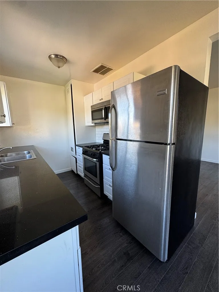 Additional image 17 of 1422 Talmadge St Unit 8, Los Angeles, CA 90027