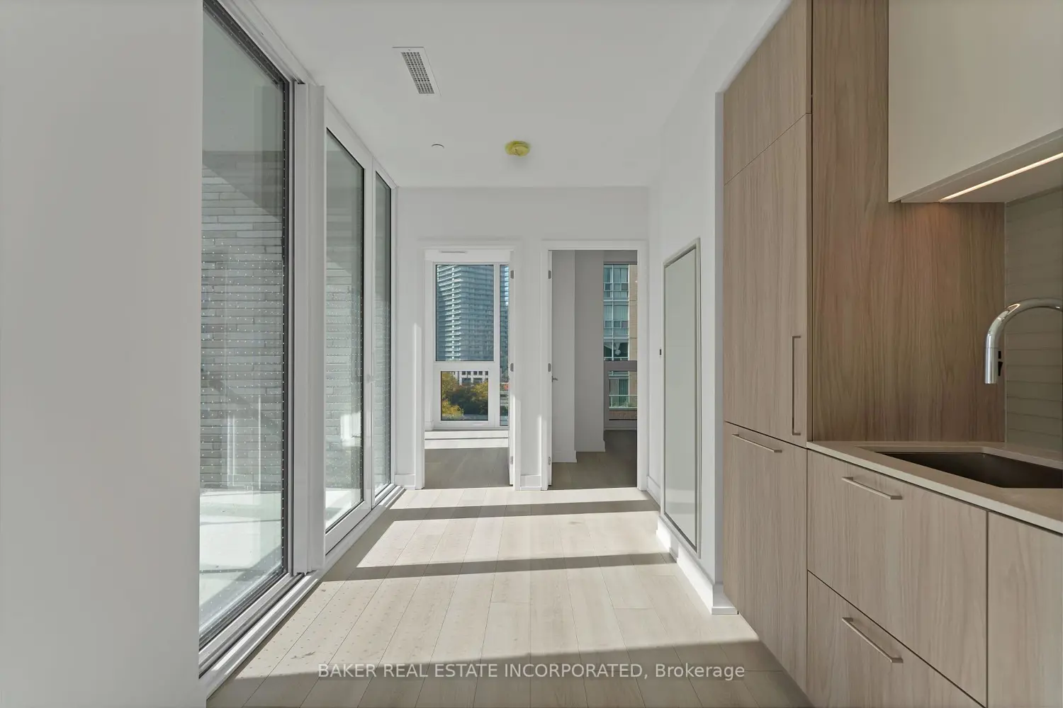 36 Olive Avenue 513 photo 2