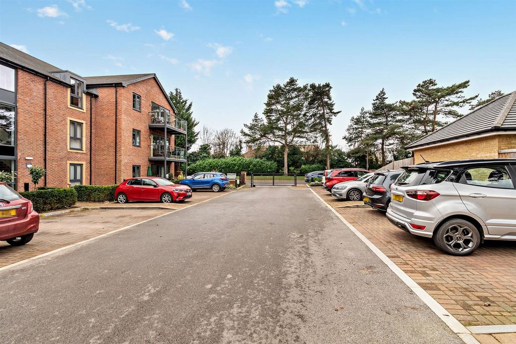 Additional image 18 of 2 bed flat for saleStapleton Court, Waller Grove, Swanland HU14