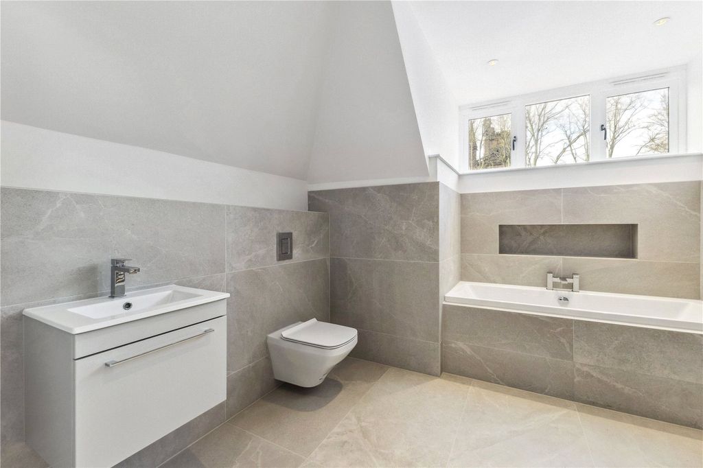 Additional image 11 of 3 bed flat for saleBow Chambers, Frodsham Street, Chester, Cheshire CH1