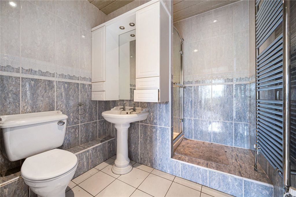 Additional image 14 of 4 bed flat for saleBridge House, Bridge Court, Harrogate Road, Harewood, Leeds LS17