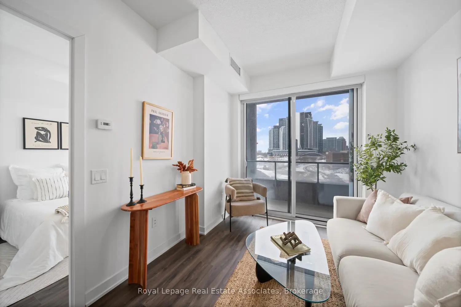 Additional image 5 of 9 Tecumseth Street 422