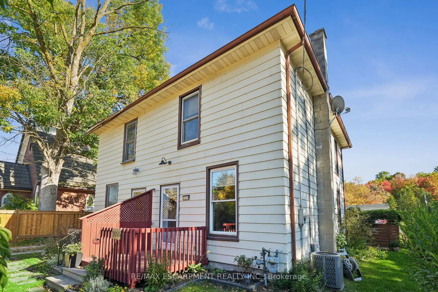 Additional image 20 of 2055 Embleton Road