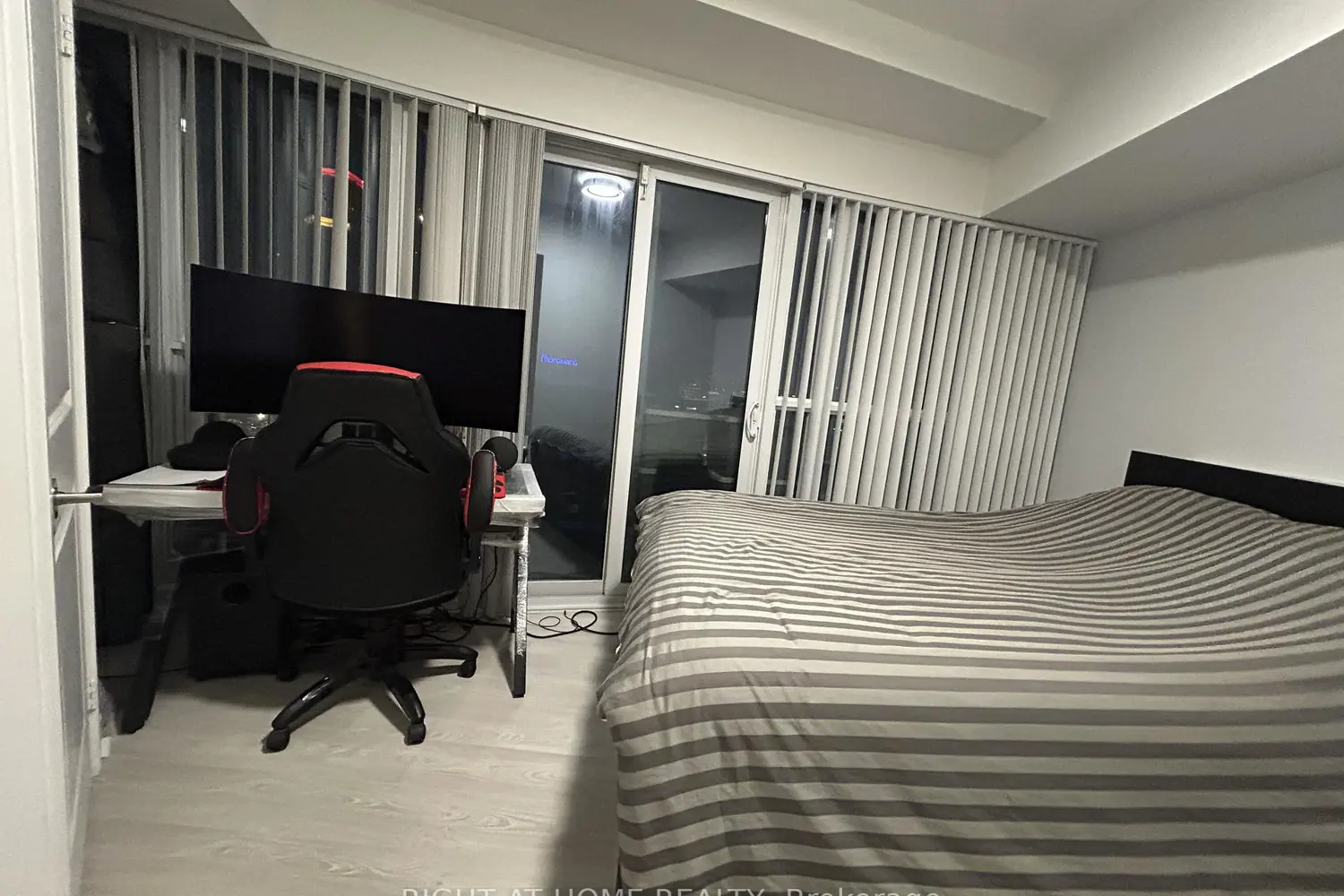 Additional image 9 of 50 Absolute Avenue 1806