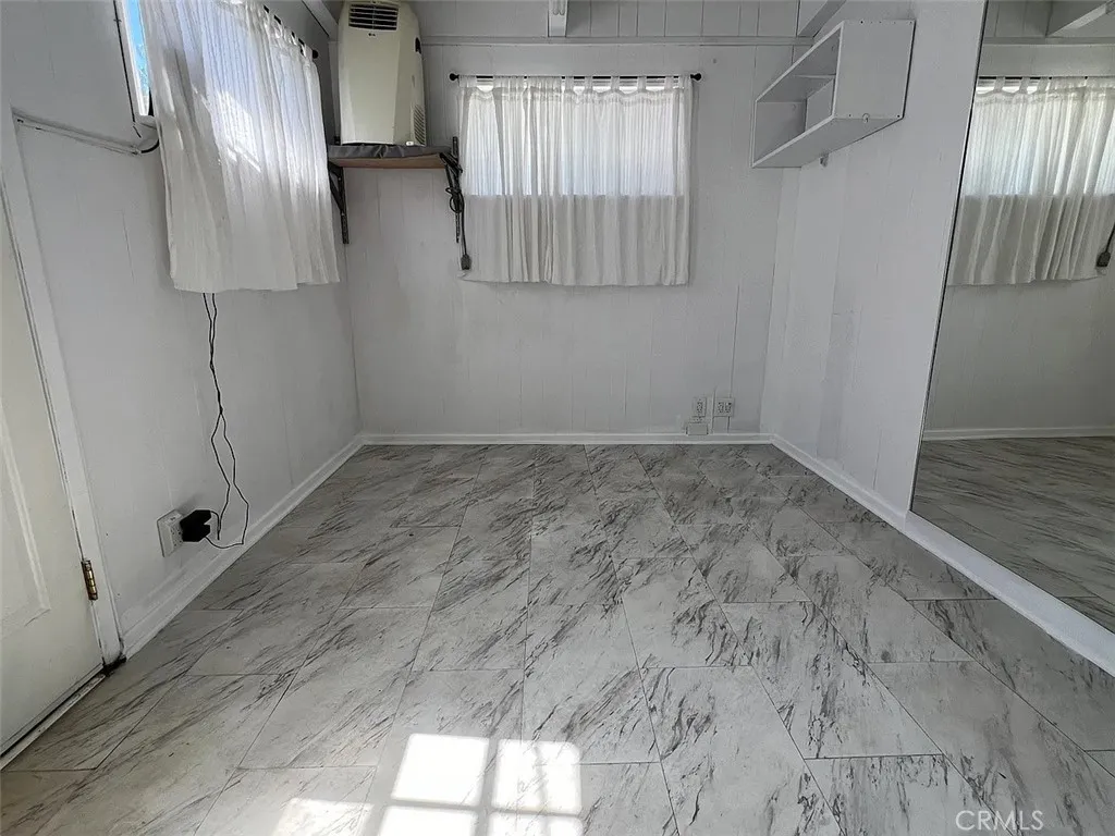 Additional image 14 of 9711 Hayvenhurst Ave, Northridge, CA 91343