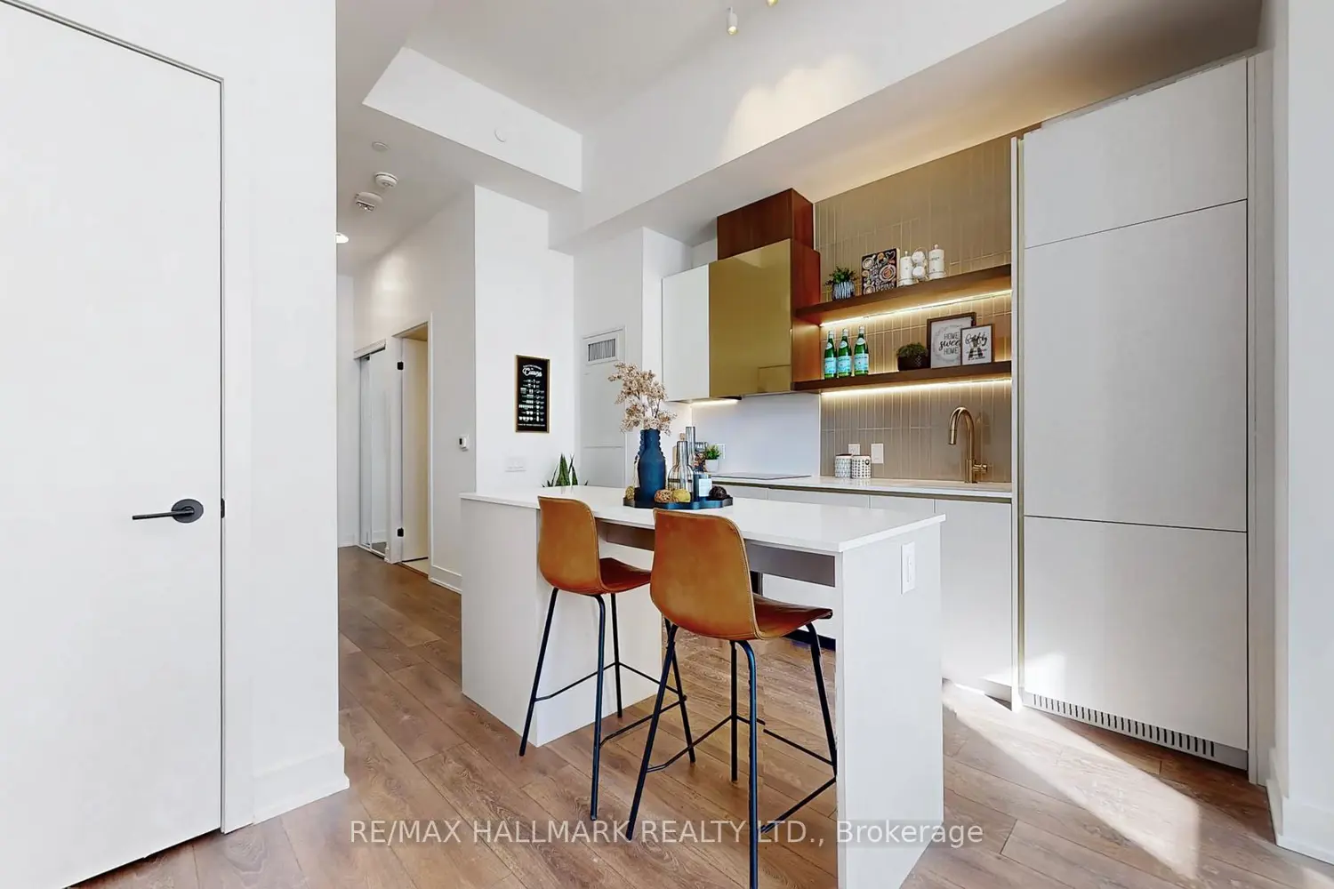 Additional image 3 of 1285 Queen Street 102