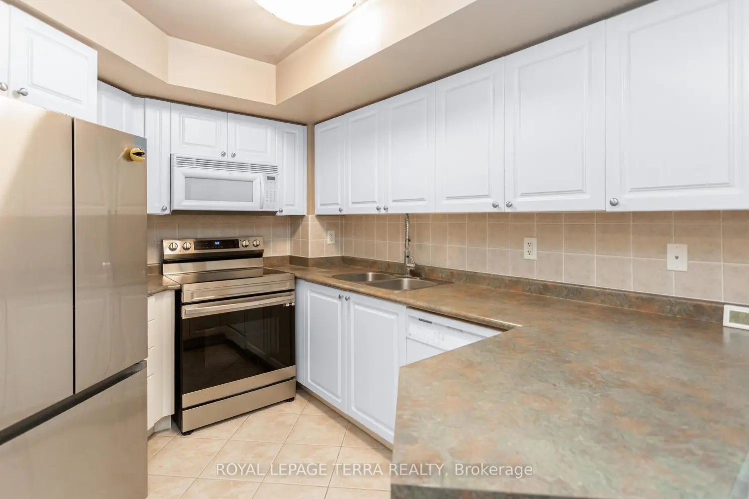 Additional image 5 of 3888 Duke Of York Boulevard 430