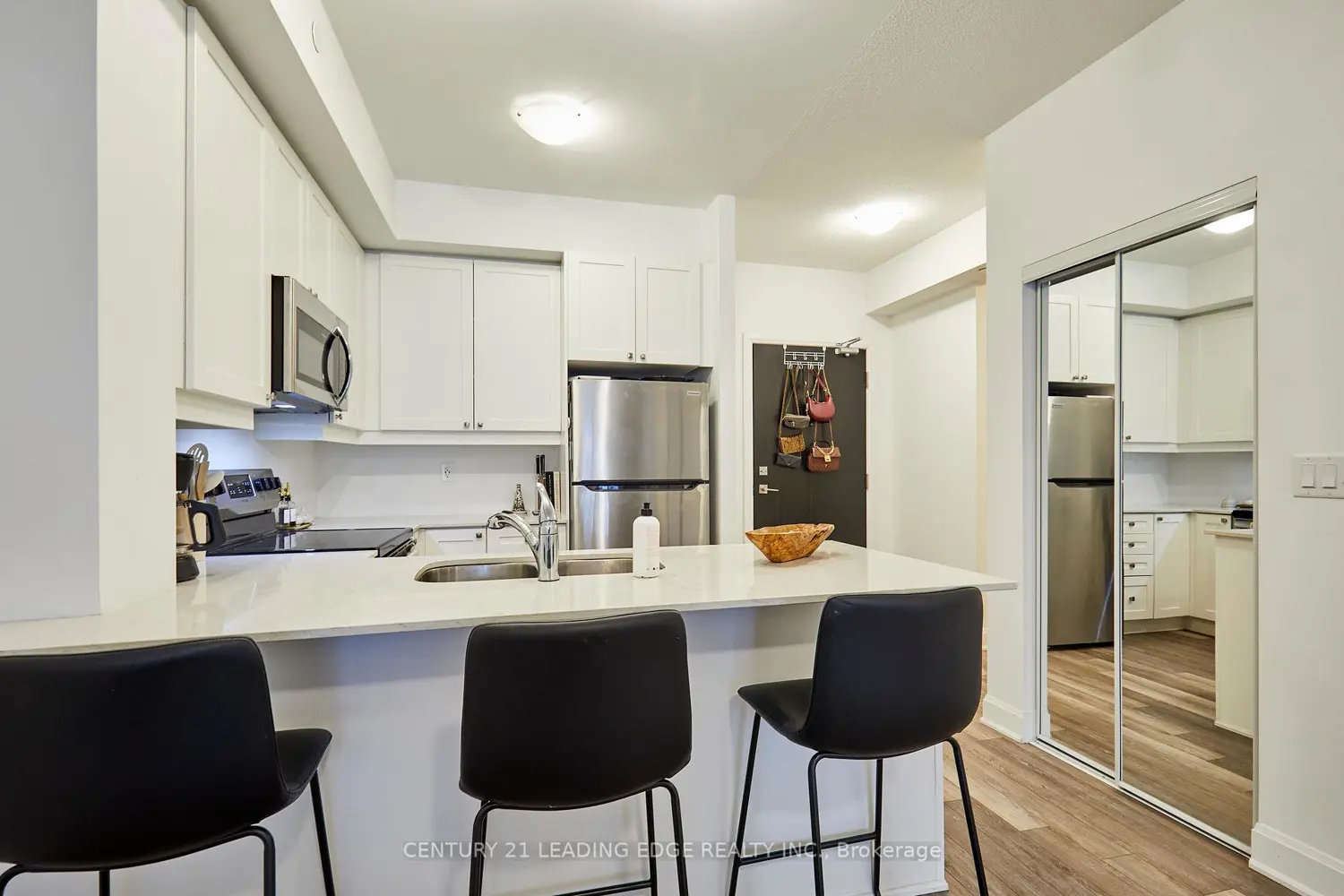 Additional image 17 of 50 Lakebreeze Drive 105